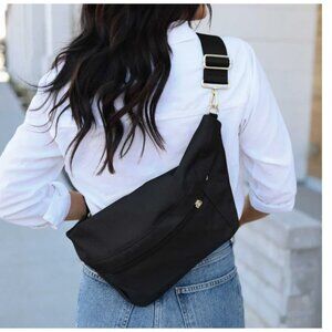 Canvelle Oversized Fanny Pack - Great Condition